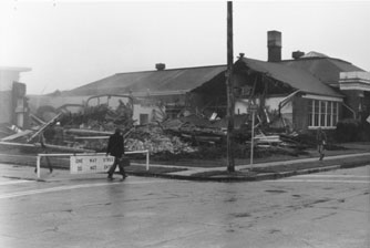 Demolition of Lincoln Grade School Begins