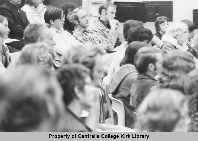20070330007 - Governor Dan Evans Visits Centralia College
