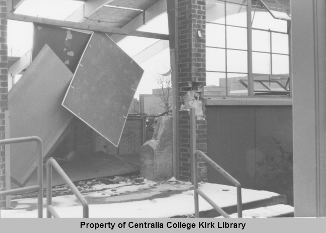 20070416003 - Demolition of Old Centralia High School Nearing Completion
