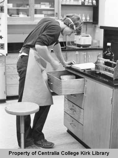 20070614014 - Chemistry Classes in the 1970's