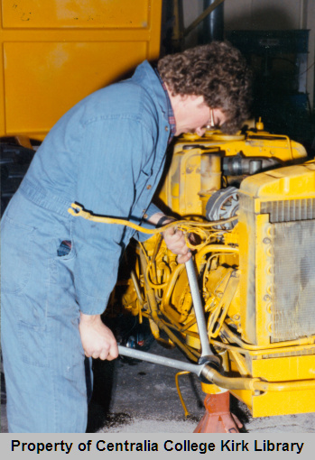 20070614027 - Farm Machinery Maintenance Program
