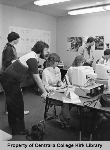 20070615003 - Students and Instruction in the Data Processing Center