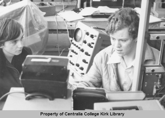 20070711009 - Electronics Class - 1973