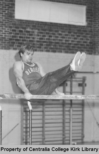 Preston Weaton on parallel bars - Men's Gymnastics