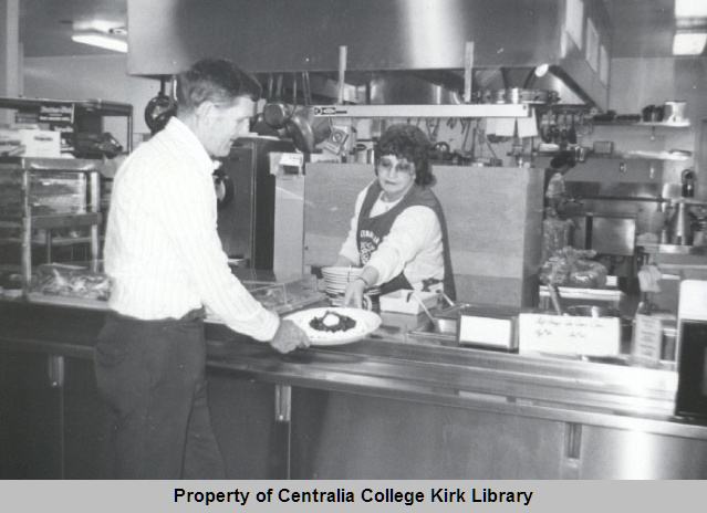 Larry Hinchen and Lee Rogerson 20071109003 - Cafeteria Staff - Food Services