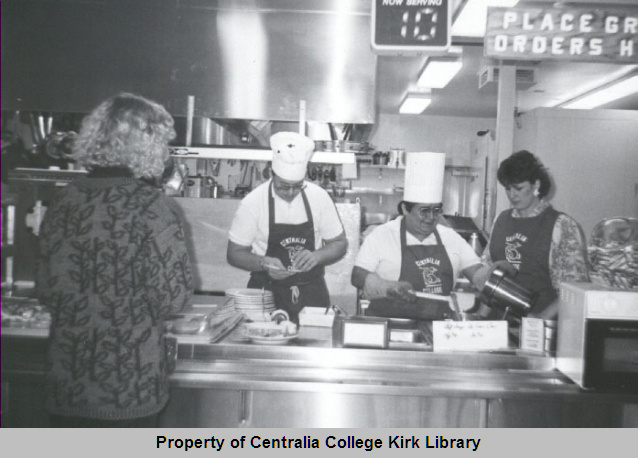 Tami Weinmann (far right)20071109004 - Cafeteria Staff - Food Services