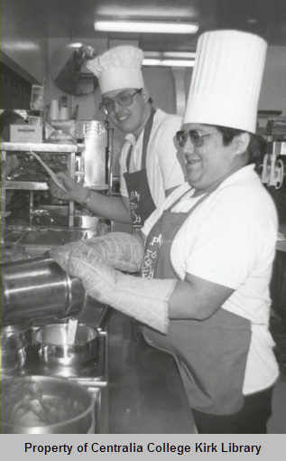 Cafeteria workers 20071109005 - Cafeteria Staff - Food Services