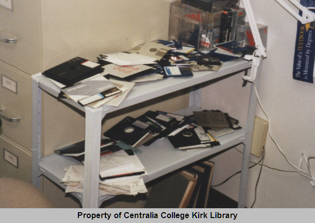 20071210008 - Centralia College Cleans Up After the Flood of 1996