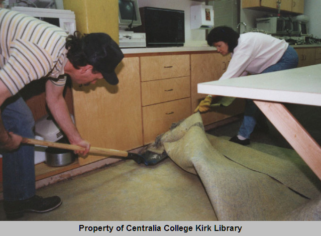 20071211001 - Centralia College Cleans Up After the Flood of 1996