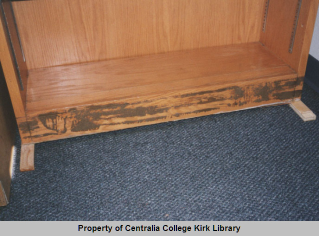 20071211008 - Centralia College Cleans Up After the Flood of 1996