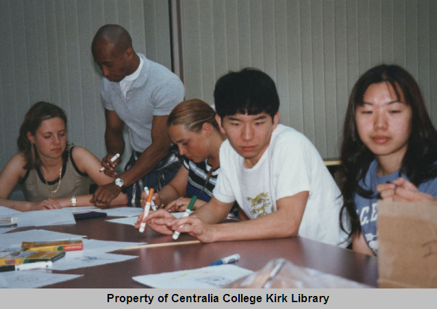 20080102004 - Centralia College Students from Around the World