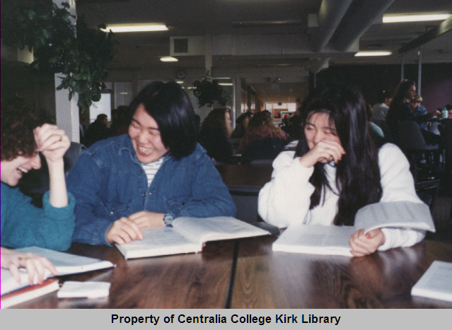 20080103001 - Centralia College Students from Around the World
