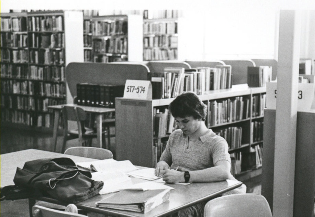 20081117003 - Library Student Center in the 1970's
