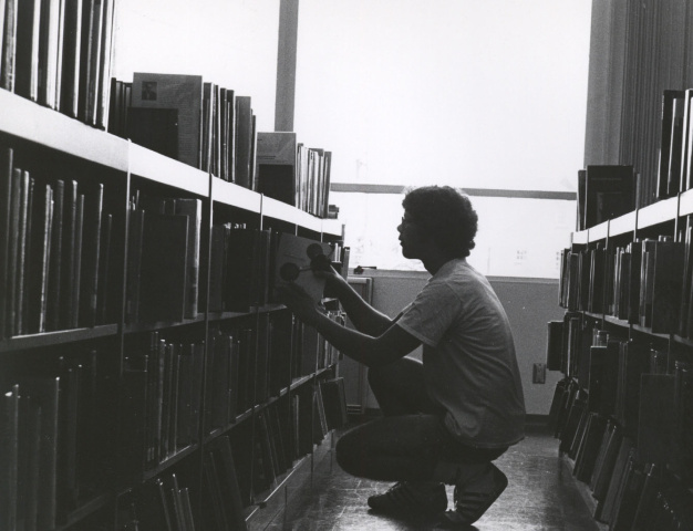 20081119006 - Library Student Center in the 1970's